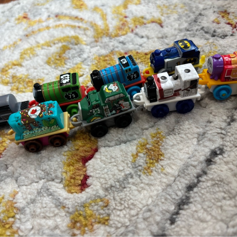 8-pc bundleThomas The Train & Friends Minis Micro Lot Of 8 Trains No duplicates
